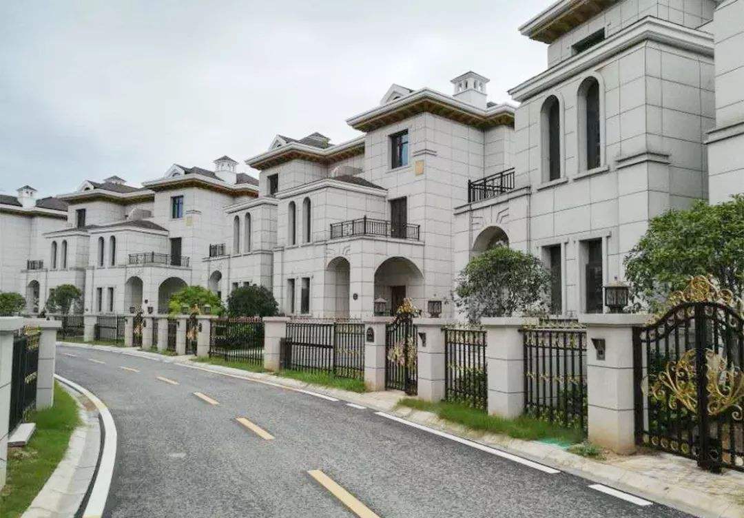 廣西自建房外墻裝修做什么好？綠桂仿石漆是首選